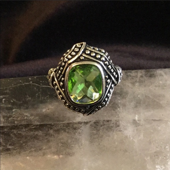 🛍CLEARANCE Peridot and Gunmetal Ring - Picture 4 of 4